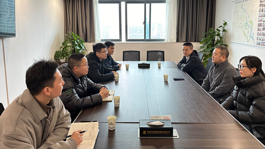 天辰平台集团党委副书记王玉梁与中建三局互换造就的人才进行互换座谈 天辰平台集团党委副书记王玉梁与中建三局互换造就的人才进行互换座谈